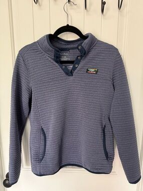 L.L. Bean Men's Slate Blue Quilted V‑Neck Snap Pullover